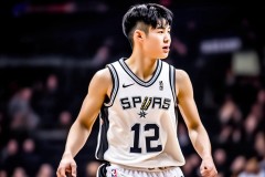 Faker表情包爆红Reddit，电竞文化现象席卷社交媒体